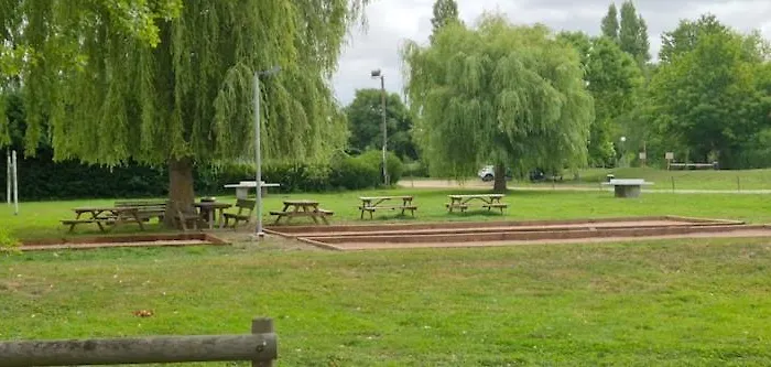 Camping L'echappee Verte Au Bord De L'eure